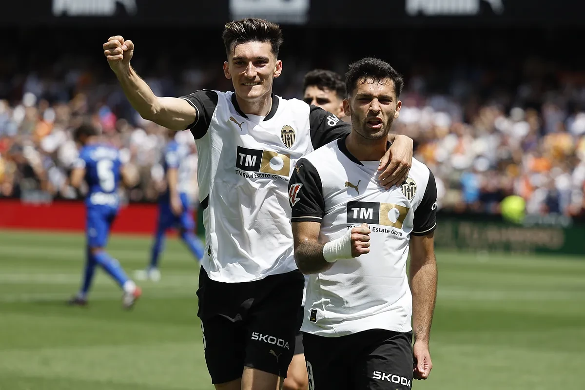 El Valencia libera sus sueños endosando una goleada al Getafe