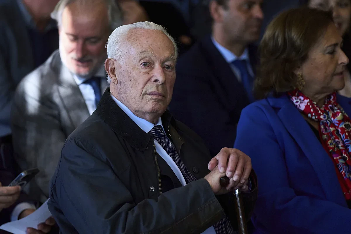 Curro Romero, ingresado en el hospital tras sufrir una nueva crisis respiratoria post Covid