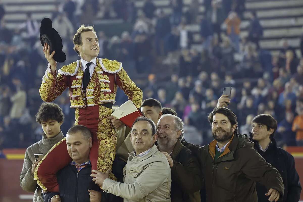 La gesta humana de Román por encima del gesto artístico con una encastada corrida de La Quinta en Valencia