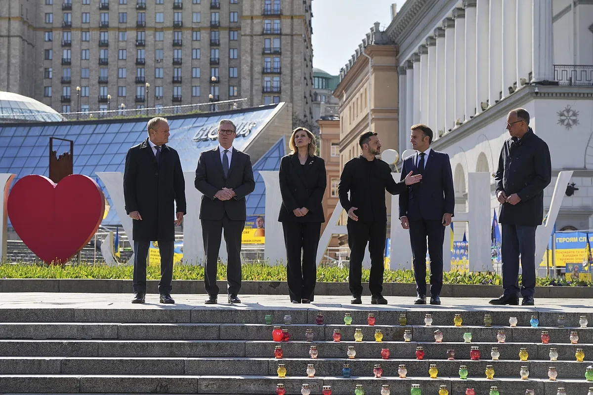 Merz, Macron, Starmer y Tusk coordinan con Washington una respuesta frente a Rusia y el Kremlin responde: 
