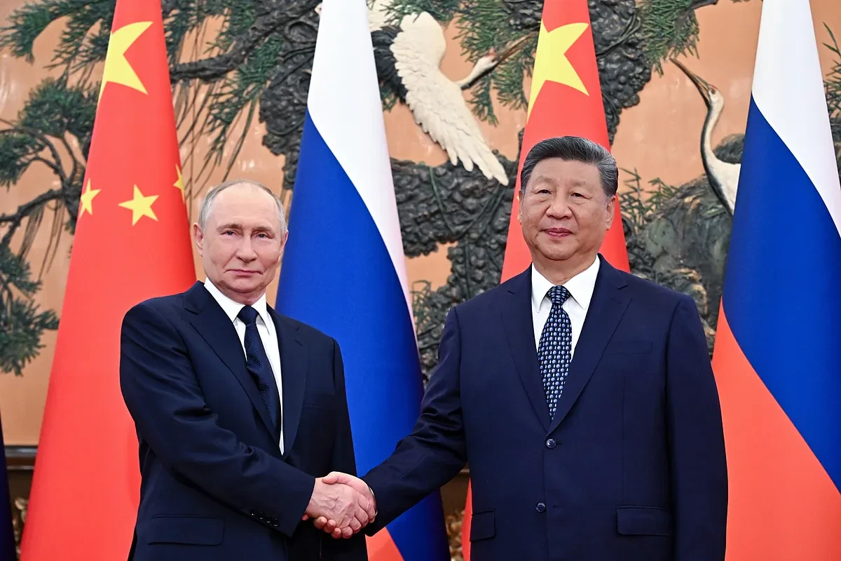 Idilio entre Xi Jinping y Putin: acuerdo energético y avance hacia un sistema global alternativo