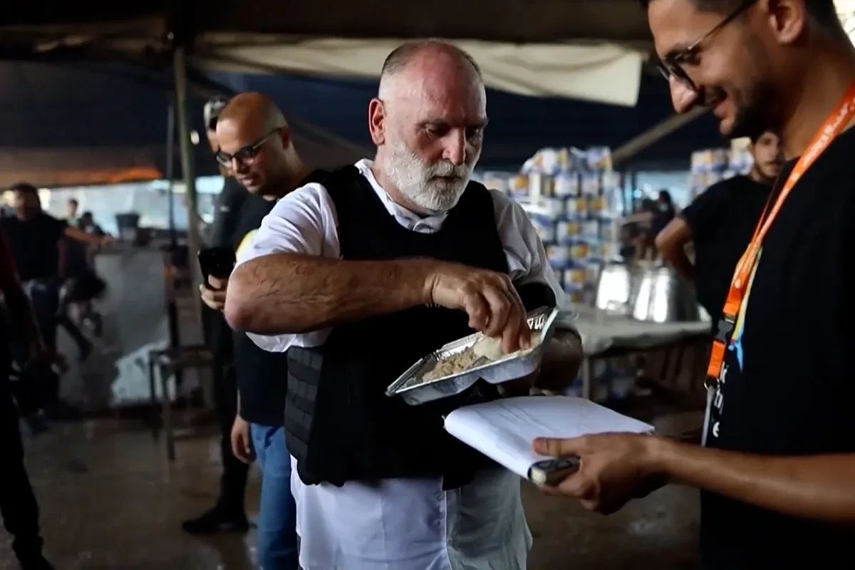 El chef José Andrés visita Gaza e Israel y quiere aumentar la producción de comidas en la Franja