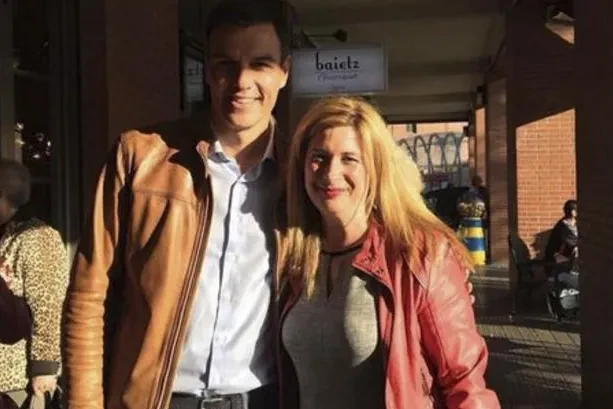 Leire Díez sale en auxilio del PSOE en plena polémica y dice en un chat de militantes de Cantabria que sólo estaba haciendo una 