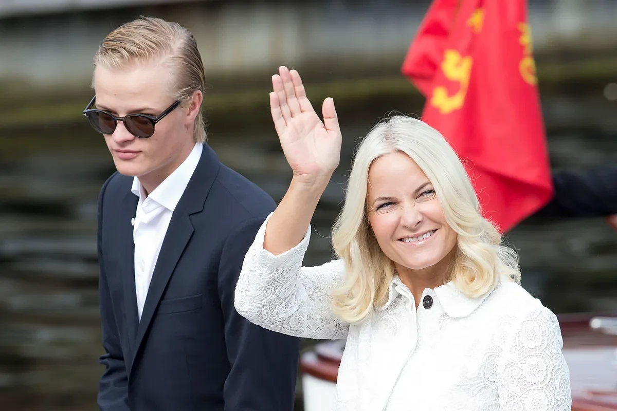 Mette-Marit: su furia cuando la policía no dio trato de favor a su hijo