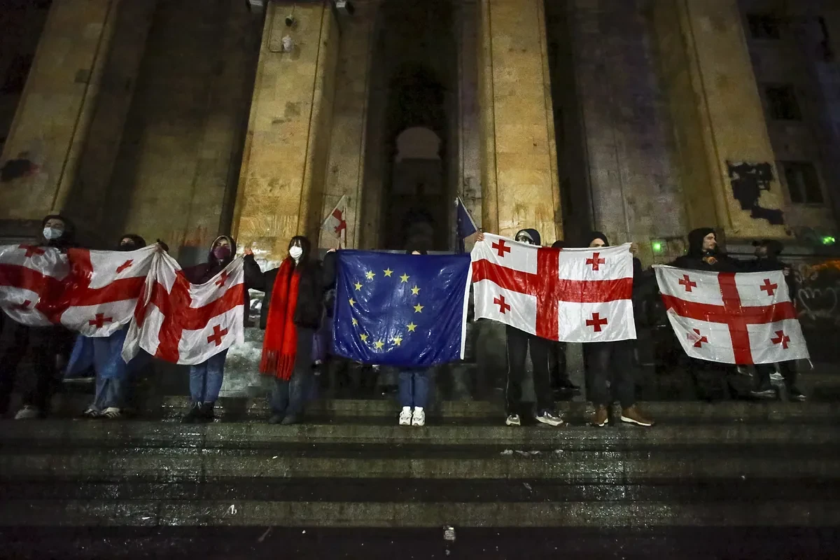 Narrativas falsas y 'clientes' locales, la fórmula de la injerencia rusa en Europa