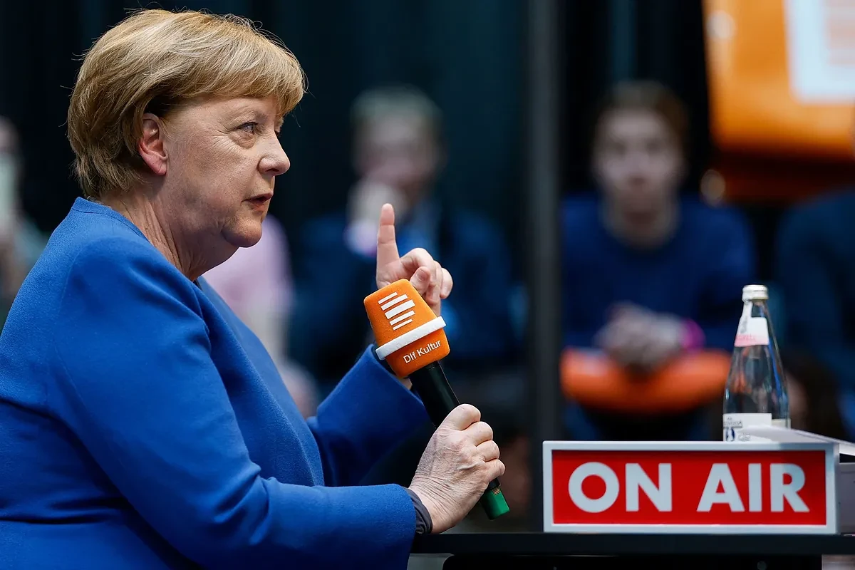 Merkel celebra que el futuro Gobierno alemán endurezca la migración que ella facilitó