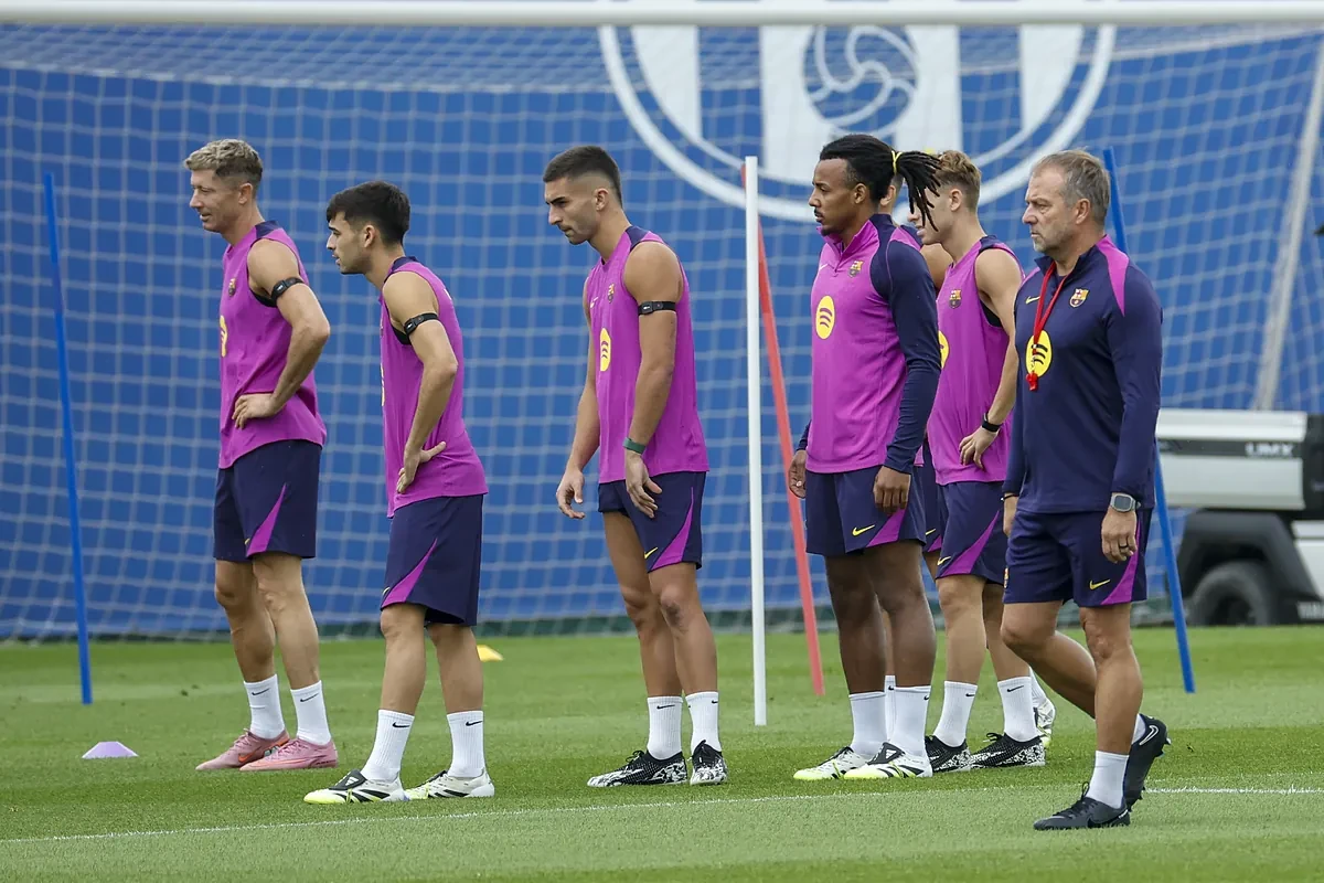 Hansi Flick culpa a De la Fuente de la lesión de Lamine, que no jugará ante el Valencia: 