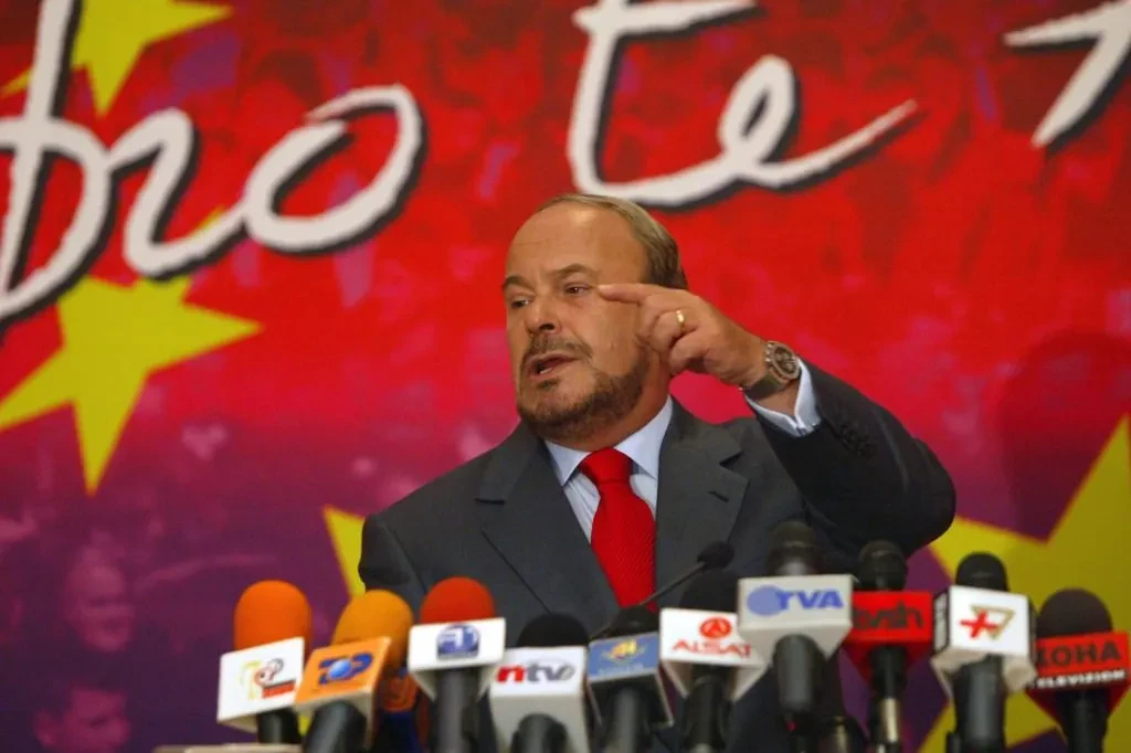 Muere el socialista Fatos Nano, ex primer ministro de la transición en Albania