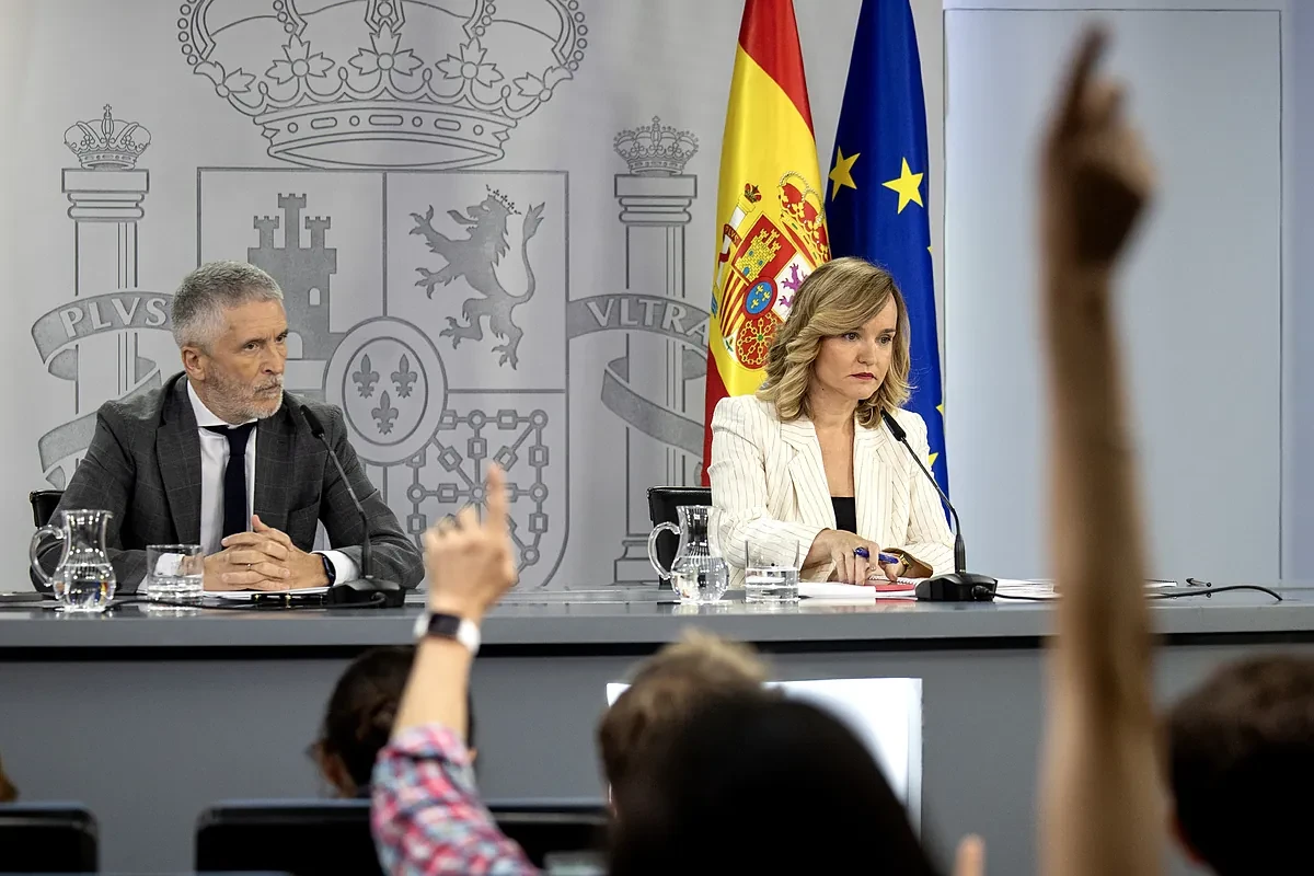 Moncloa envía a sus trabajadores un correo interno recordando los cauces anónimos para denunciar situaciones de acoso e impartirá un curso de prevención tras el 'caso Salazar'