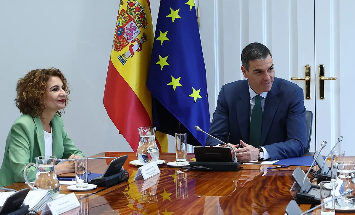 El Gobierno prevé recaudar este año por no aliviar la inflación en el IRPF lo gastado para entrar en Telefónica: 2.300 millones