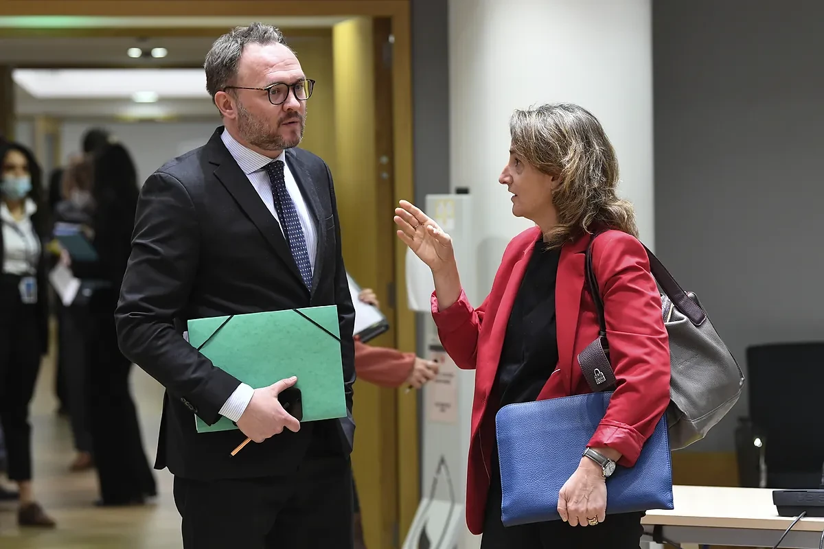 Bruselas prepara informes para desplegar reactores de nueva generación y relanzar la energía nuclear en 