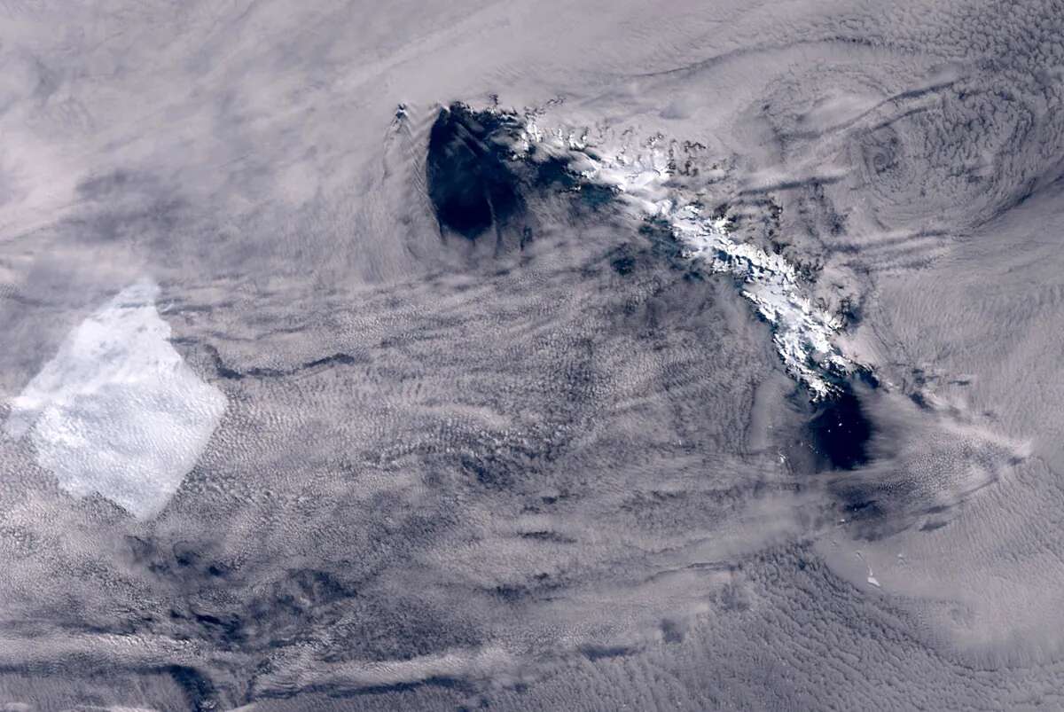 El iceberg más grande del mundo encalla antes de chocar contra la isla británica de Georgia del Sur