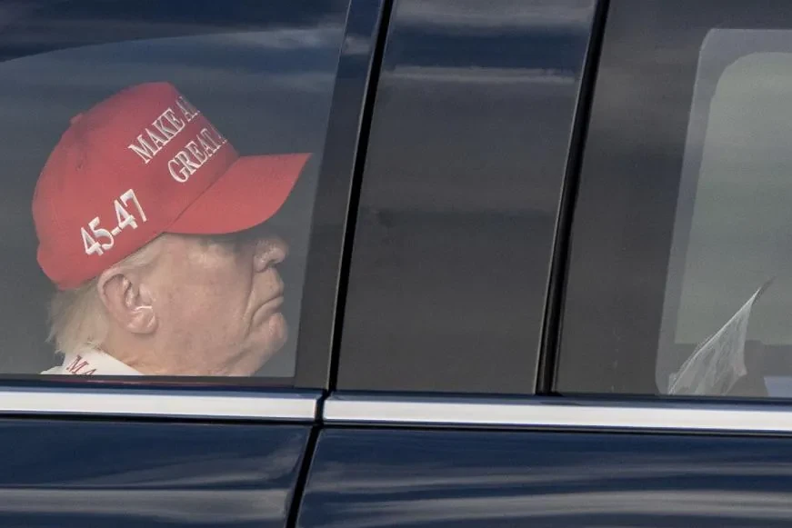 Trump admite que la guerra comercial 