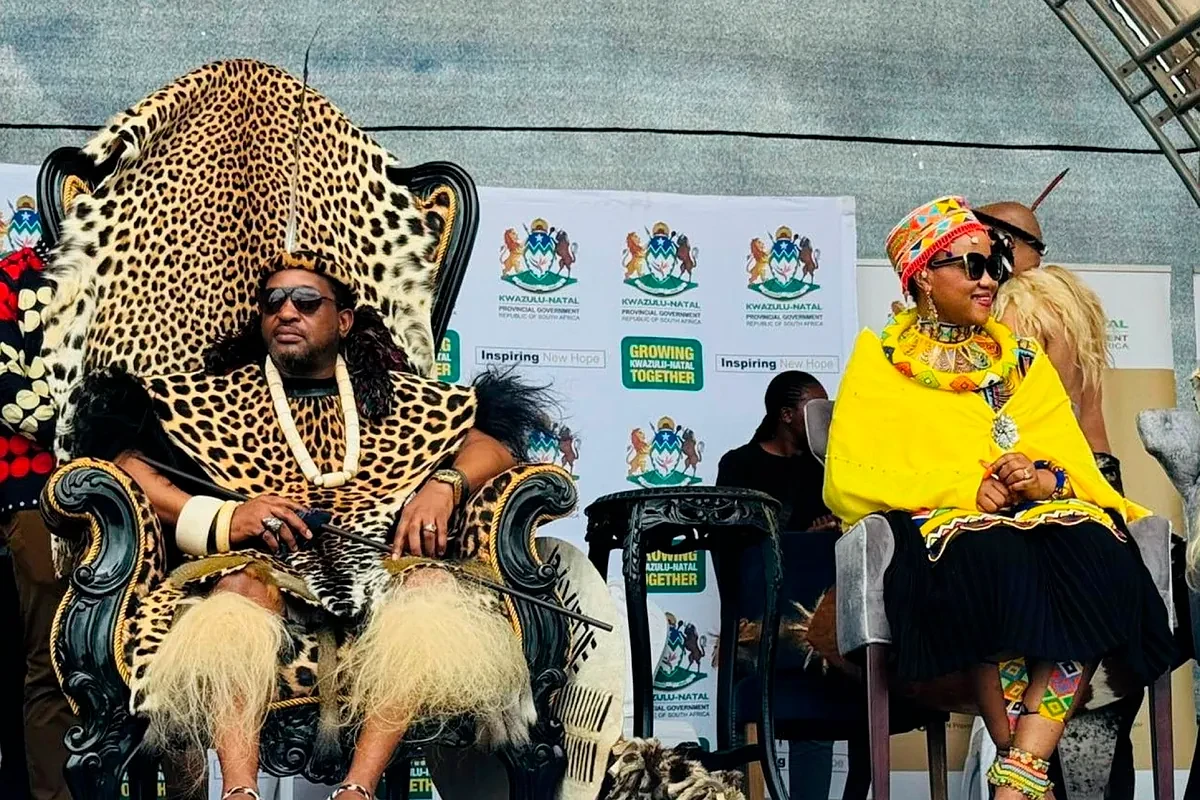 La boda más polémica del rey zulú: se casa con su tercera esposa tras un culebrón rocambolesco y con el boicot de casi toda la familia real