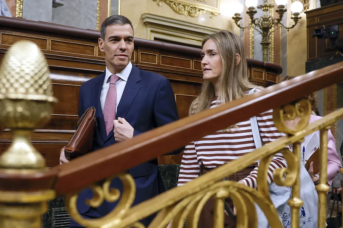 Aagesen cierra filas con Corredor y defiende la injerencia del Gobierno en Red Eléctrica por el 