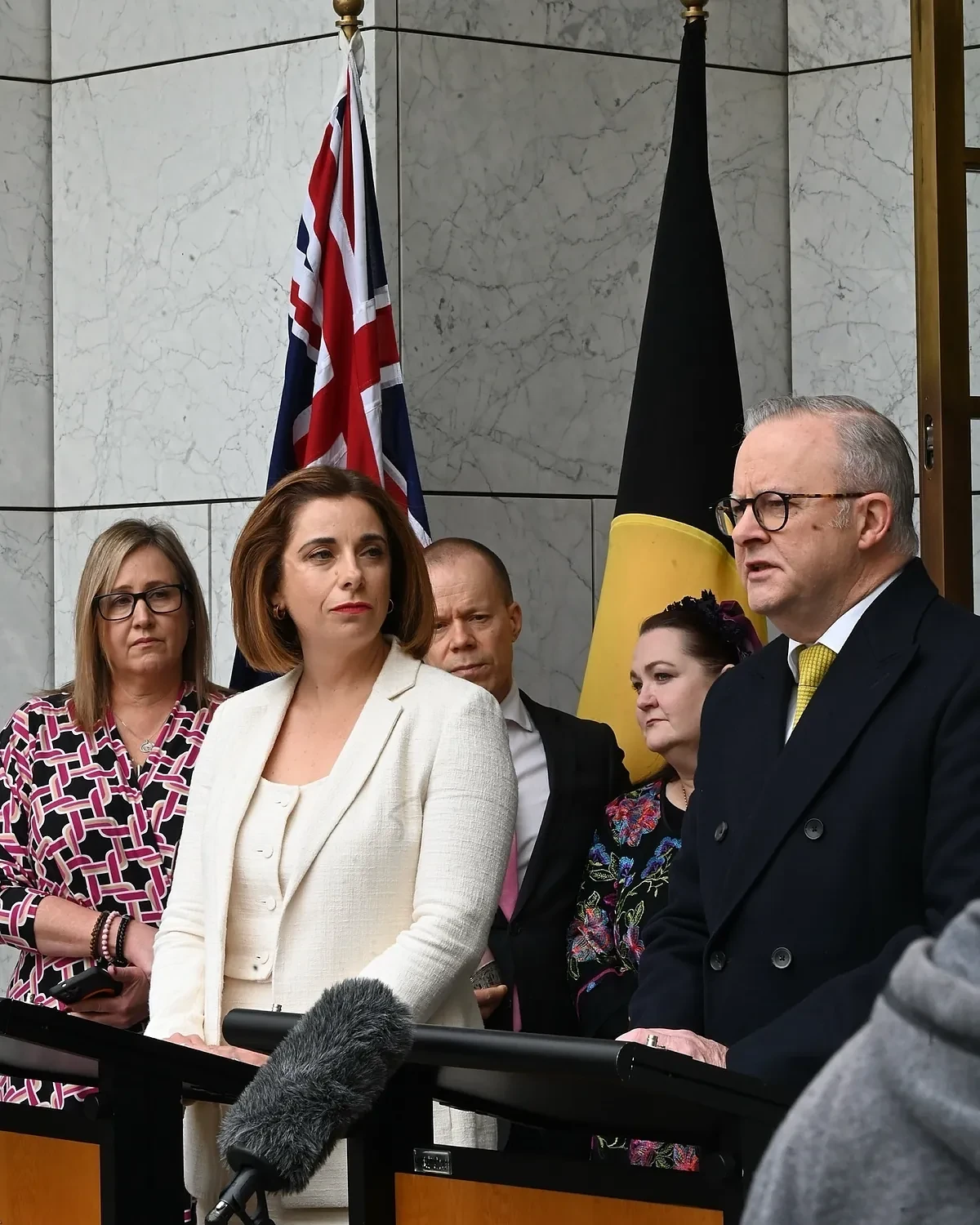 Australia prohíbe a los menores de 16 años acceder a YouTube por 