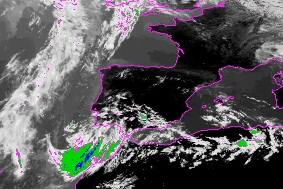 El tiempo de hoy, lunes, en España: nubes, chubascos, tormentas y la amenaza de una dana