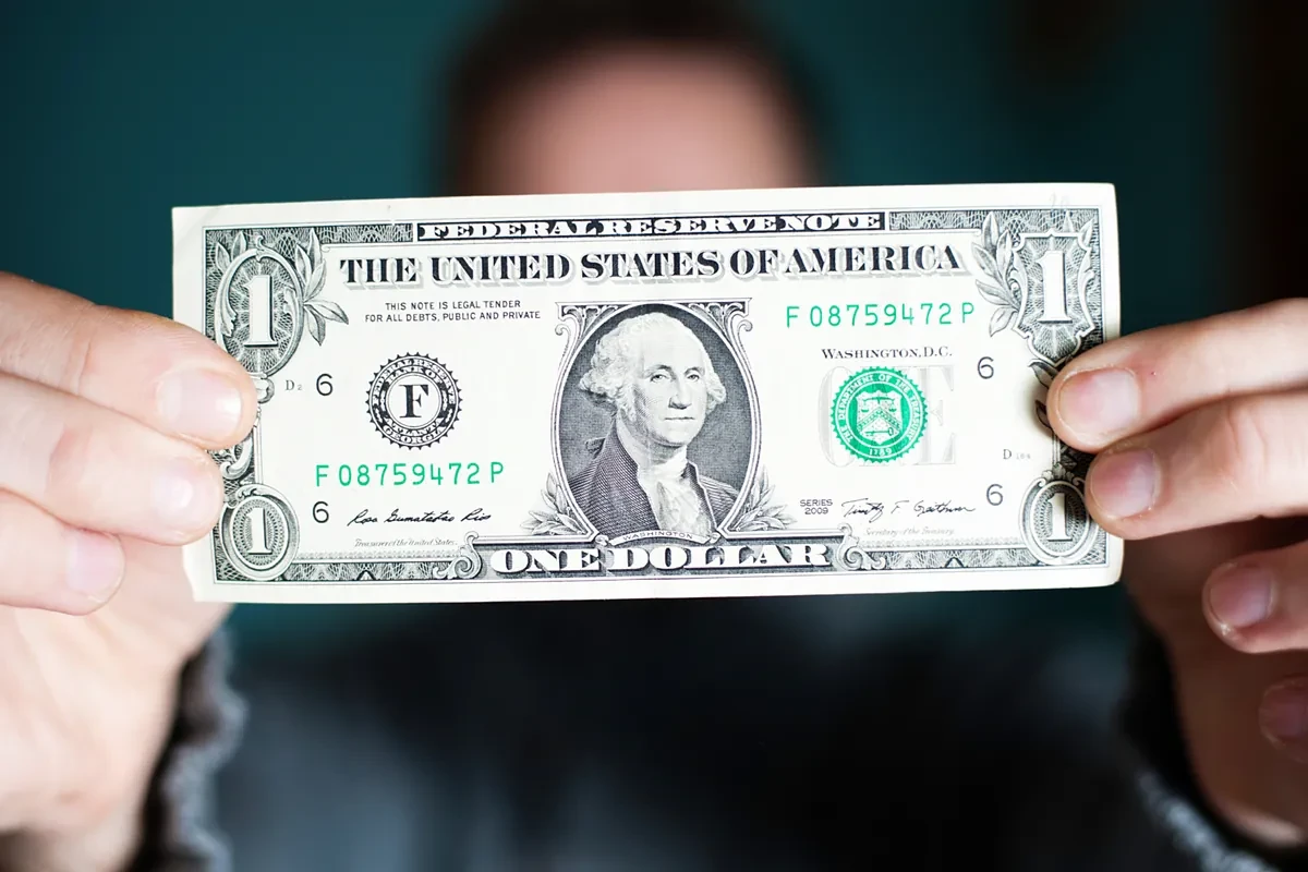 Desde el deseo que Trump de tener un dólar más bajo al interés cada vez más serio de las armas chinas (a costa de las europeas)