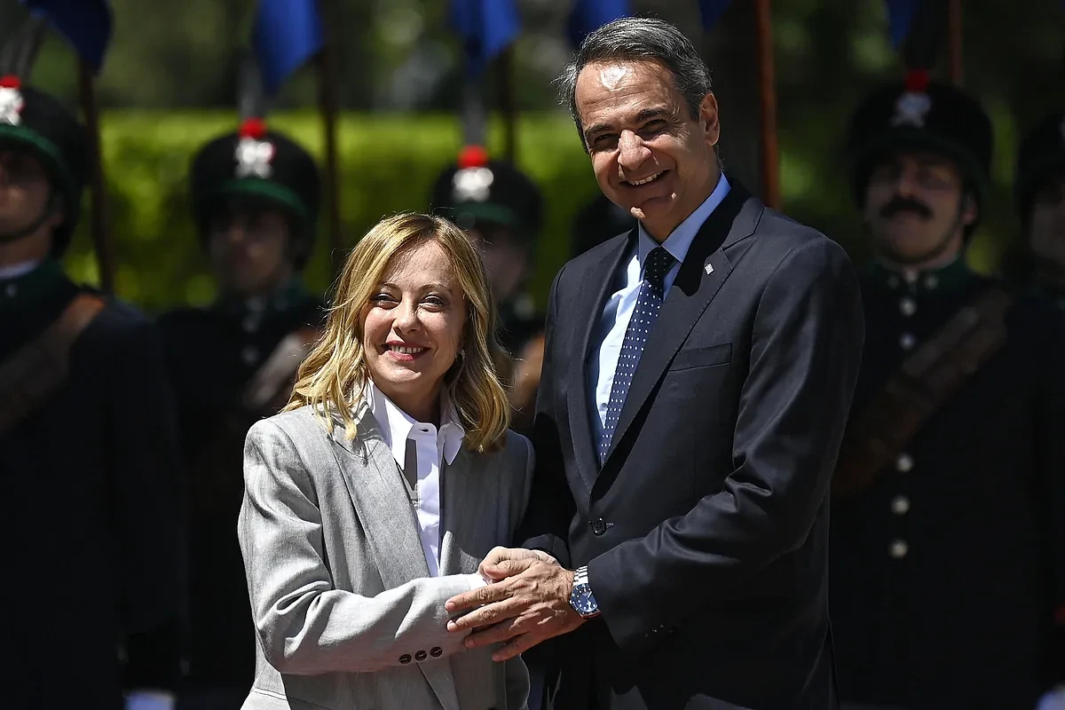 Meloni pacta una interconexión con Grecia y lanza a sus empresas a la energía nuclear tras el apagón español para ser 