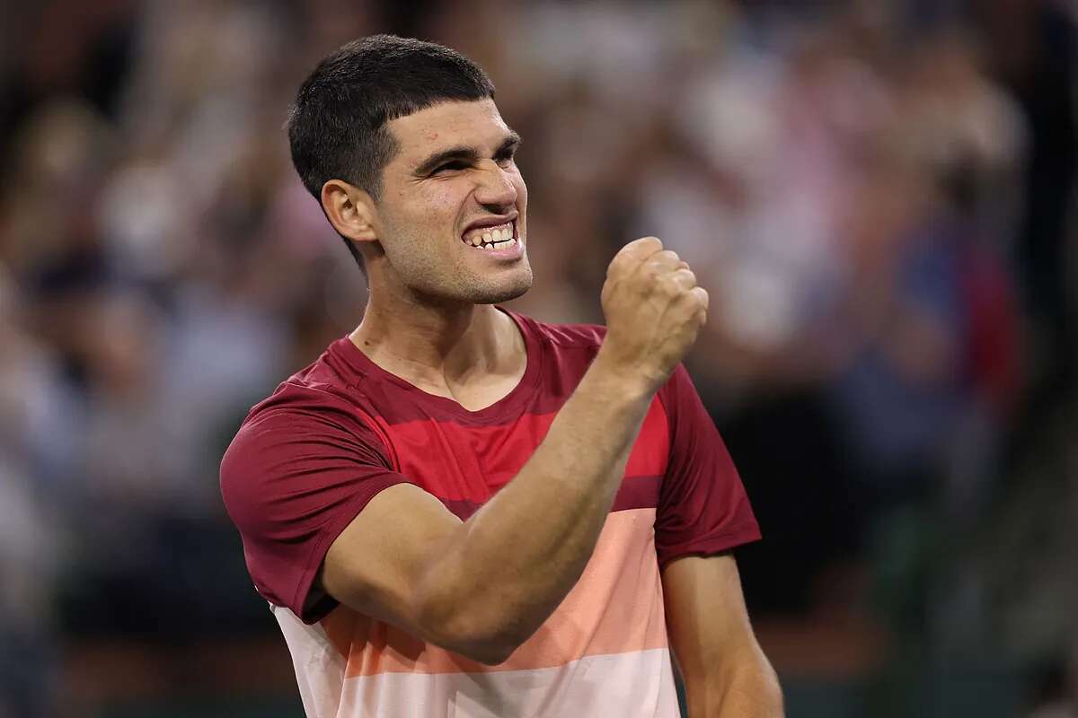 Alcaraz ahoga el resurgir de Shapovalov y se mete en octavos