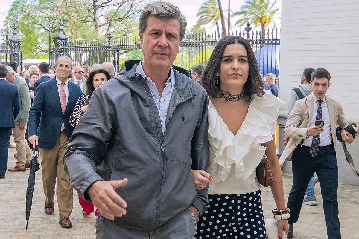 Al altar del brazo de Amina, un catering de los más prestigiosos... Los detalles de la boda de Cayetano Martínez de Irujo y Bárbara Mirjan