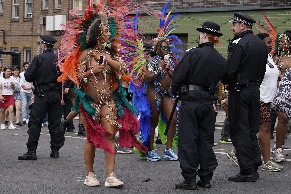 ¿París o Londres? Del 'coup de foudre' al 'slow burn love', pros y contras de los dos faros de Europa