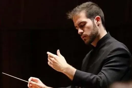 David Sánchez ya tiene sustituto en la Oficina de Artes Escénicas: un extremeño director de orquesta y profesor del Conservatorio