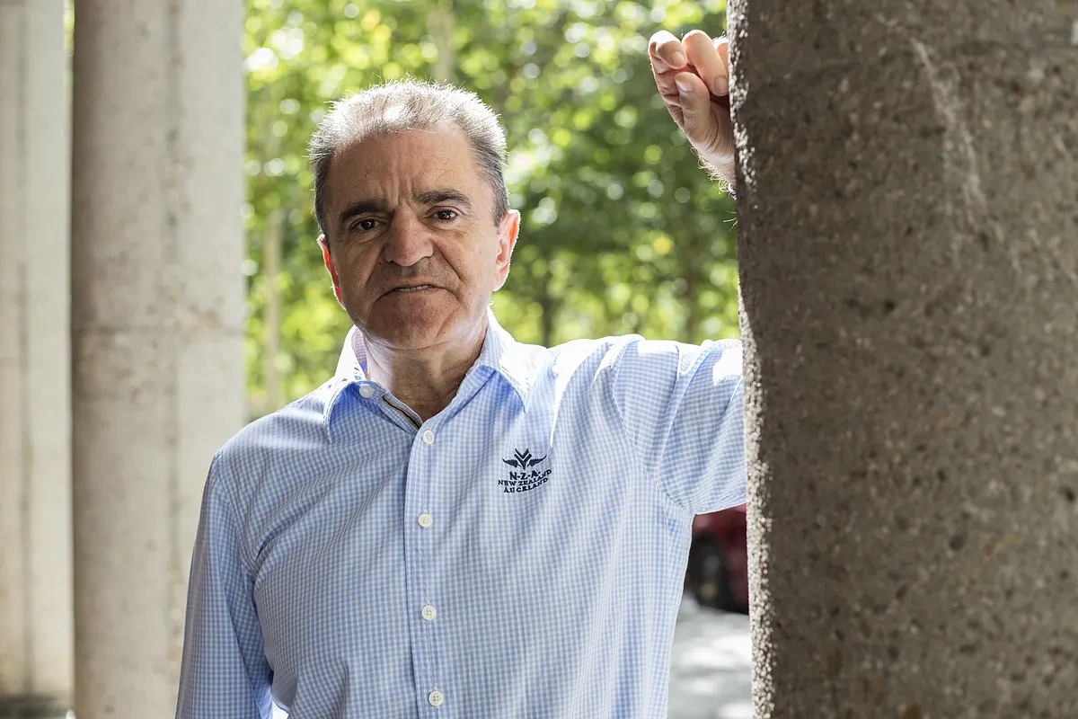 José Manuel Franco, el senador socialista que se ríe con las derechas de su apellido: 