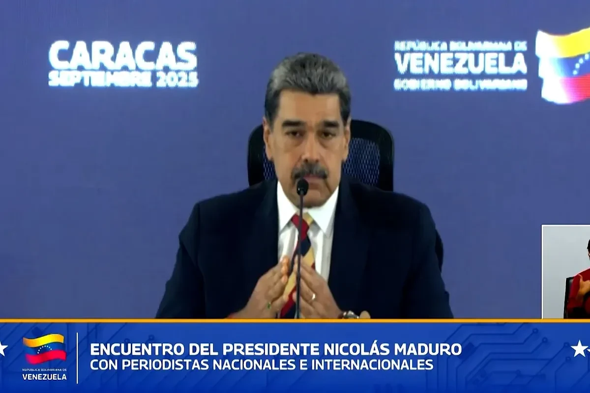 Maduro denuncia que ocho barcos de guerra y un submarino nuclear de EEUU 