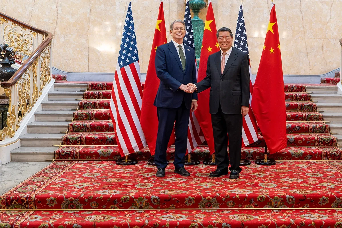 El comercio entre China y EEUU se hunde mientras ambos países tratan de pactar tierras raras por tecnología para evitar más daños