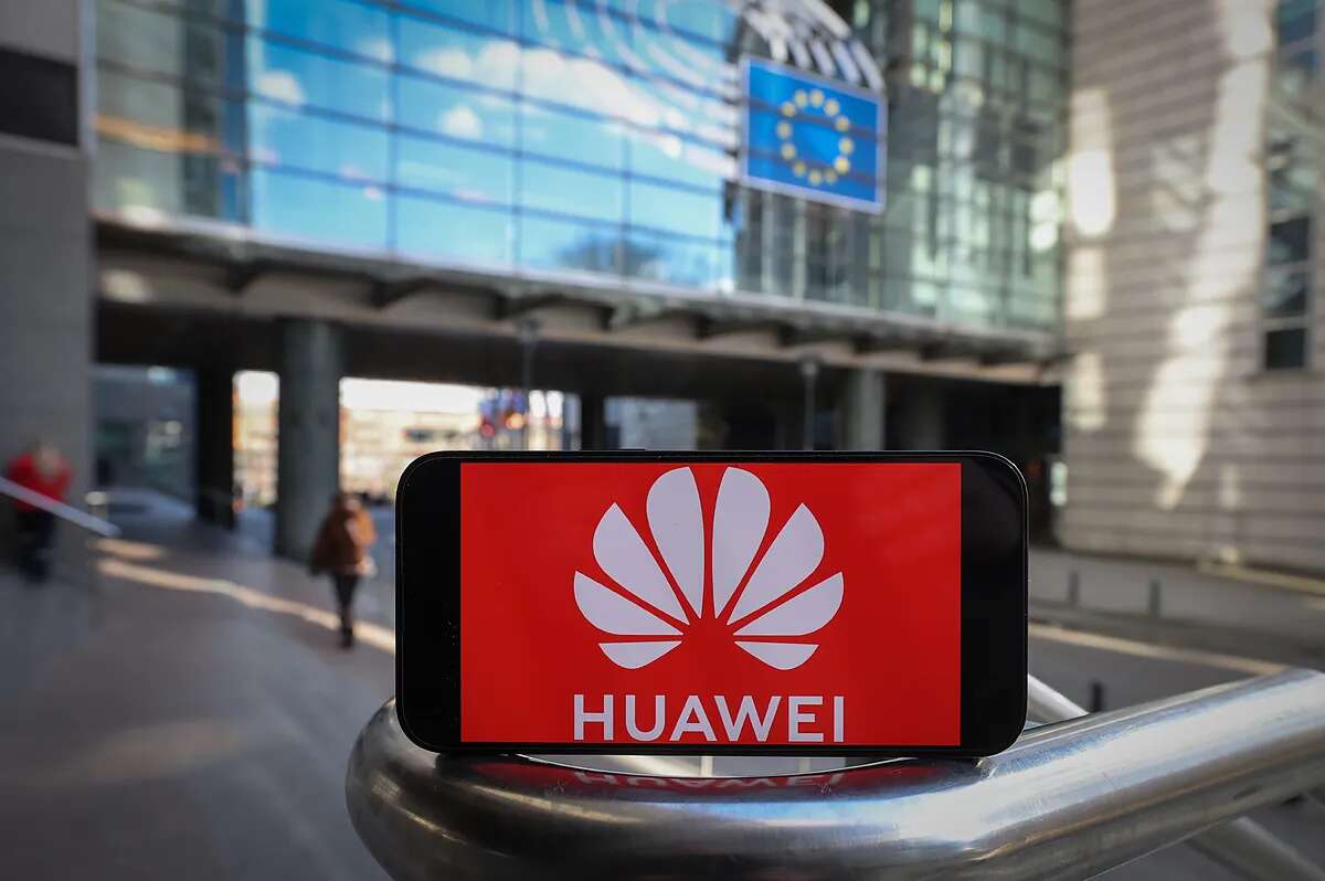 El Parlamento Europeo prohíbe que entren en sus edificios representantes de Huawei por 