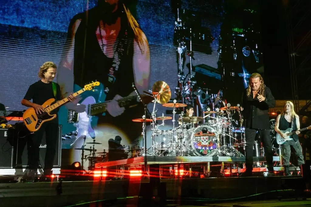Los 40 años de amistad, éxitos, viajes, fama y conciertos de Maná: 