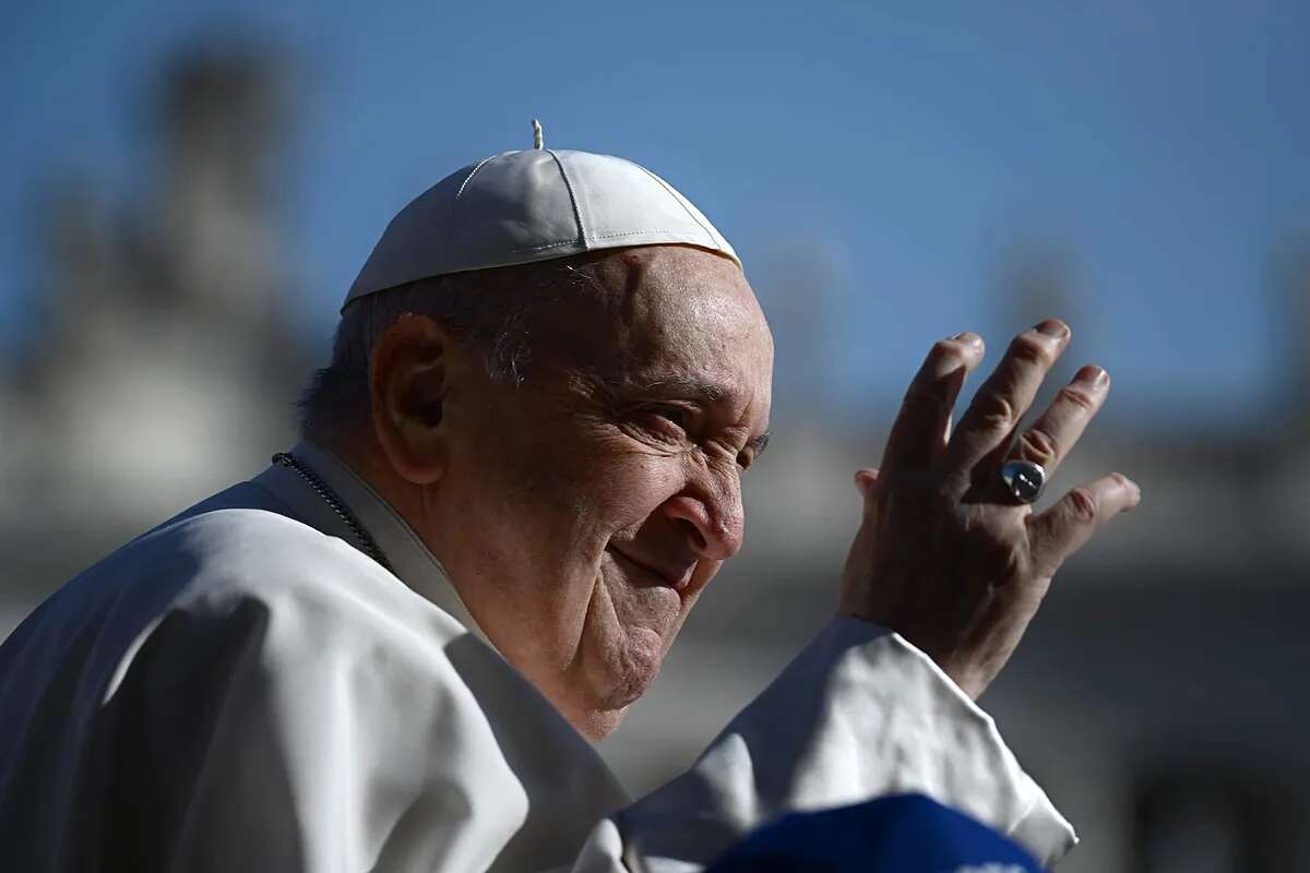 Francisco celebra sus 12 años como Papa ingresado en el hospital: 