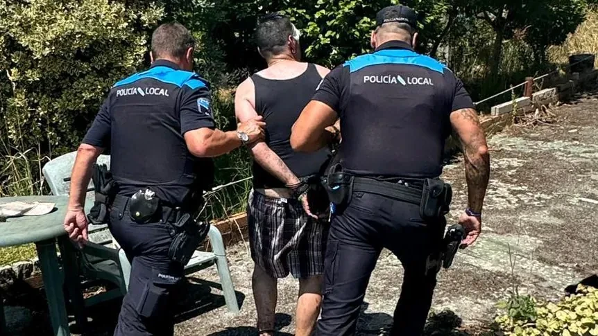 Detienen a un preso que aprovechó un permiso penitenciario para provocar al menos un incendio forestal en Sanxenxo