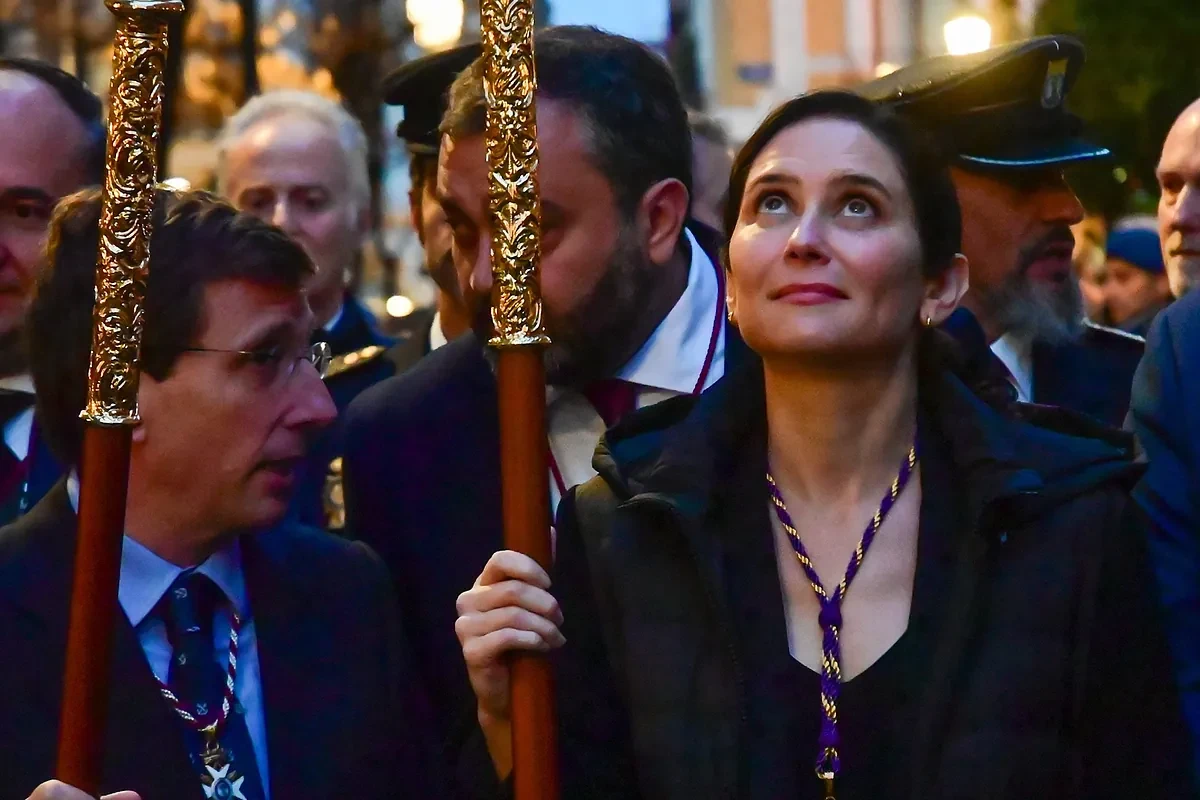 El halo de misterio y soledad que rodea a Isabel Ayuso últimamente