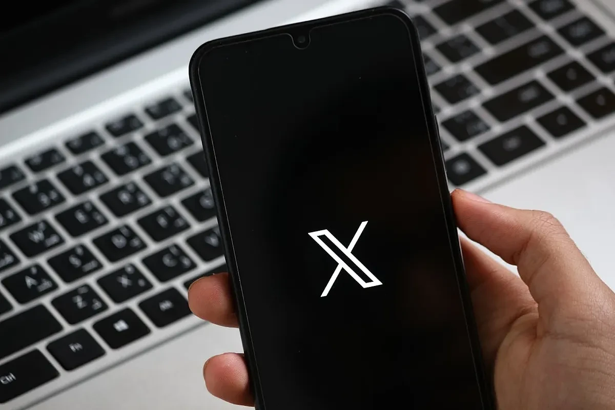 Musk apunta a WhatsApp y anuncia XChat, un servicio de mensajería