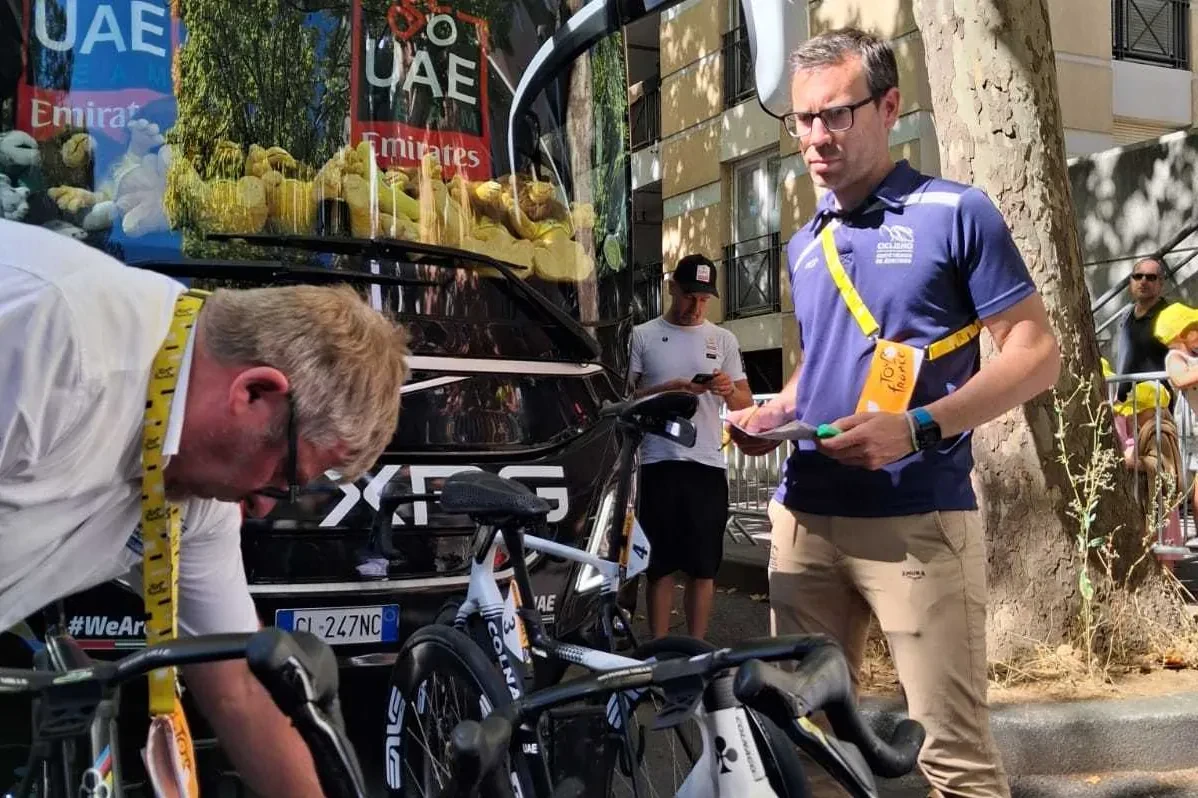 Juan Antonio, el profesor de matemáticas que busca trampas en las bicicletas: 