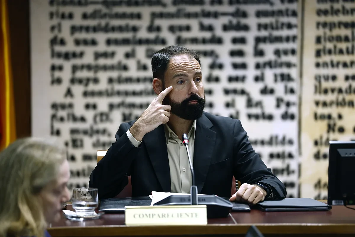 El ex gerente del PSOE se niega a declarar ante la comisión Koldo y deja en el aire la pregunta clave: 