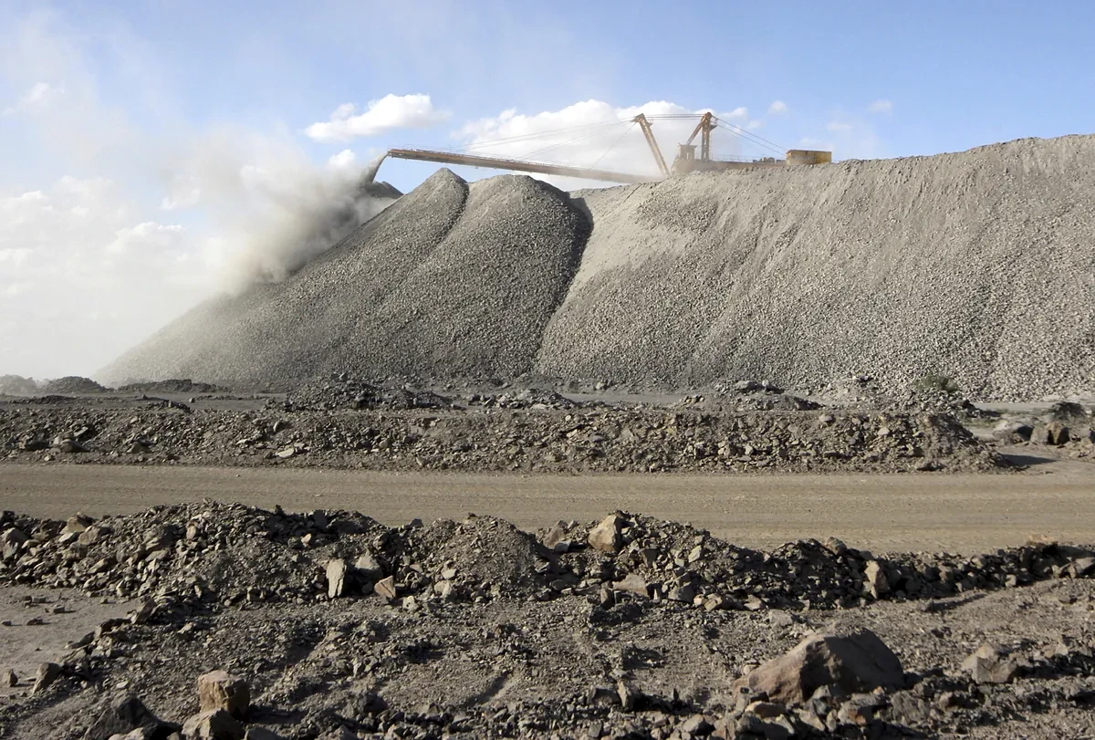 Tierras raras escondidas en paquetes de té: el auge del contrabando en China de los metales más preciados y restringidos del mundo