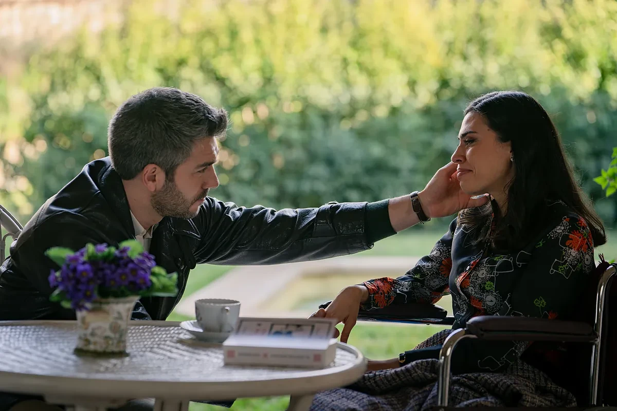 Avance de 'Sueños de libertad', capítulo del jueves 19 de junio: María pretende que Andrés siga cuidando de ella y no vuelva al trabajo