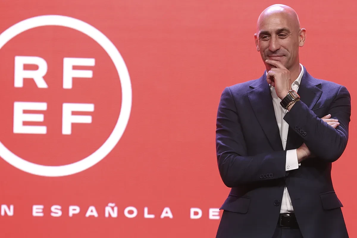 Luis Rubiales, el 'cortijismo' cumbre de la españolidad que cayó por un mal beso: 