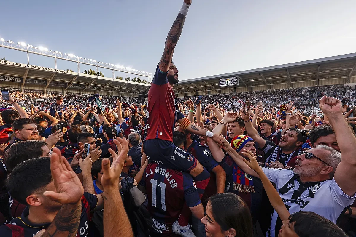 El Levante regresa a Primera tres años después tras vencer al Burgos con una remontada