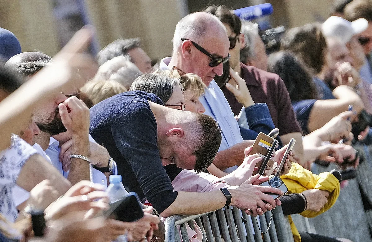 Roma llora al Papa: 
