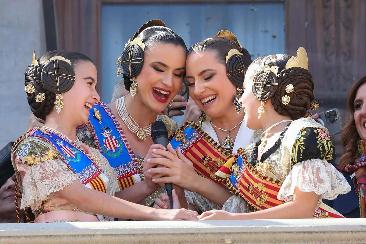 Falleras Mayores de Valencia, una mascletà que dura todo el año: 