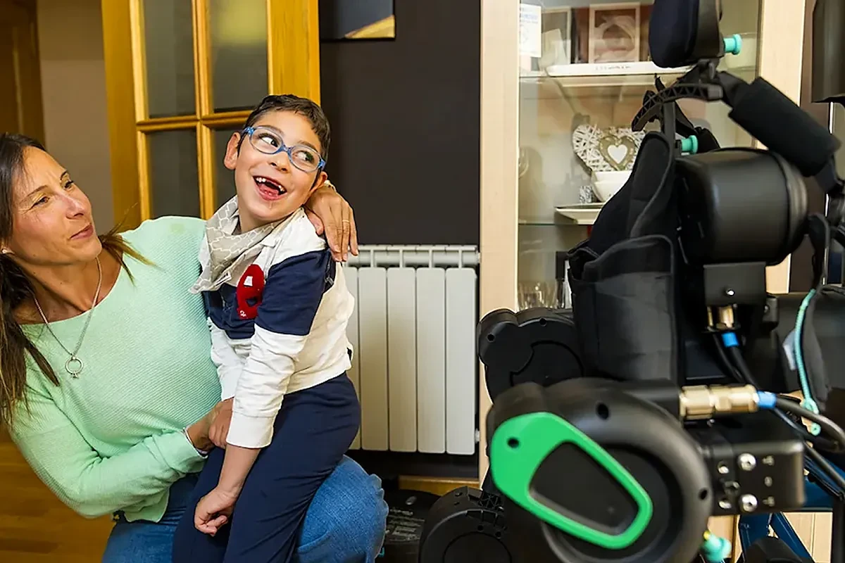 Muchos sueños tras el Explorer, el exoesqueleto infantil 'made in Spain'