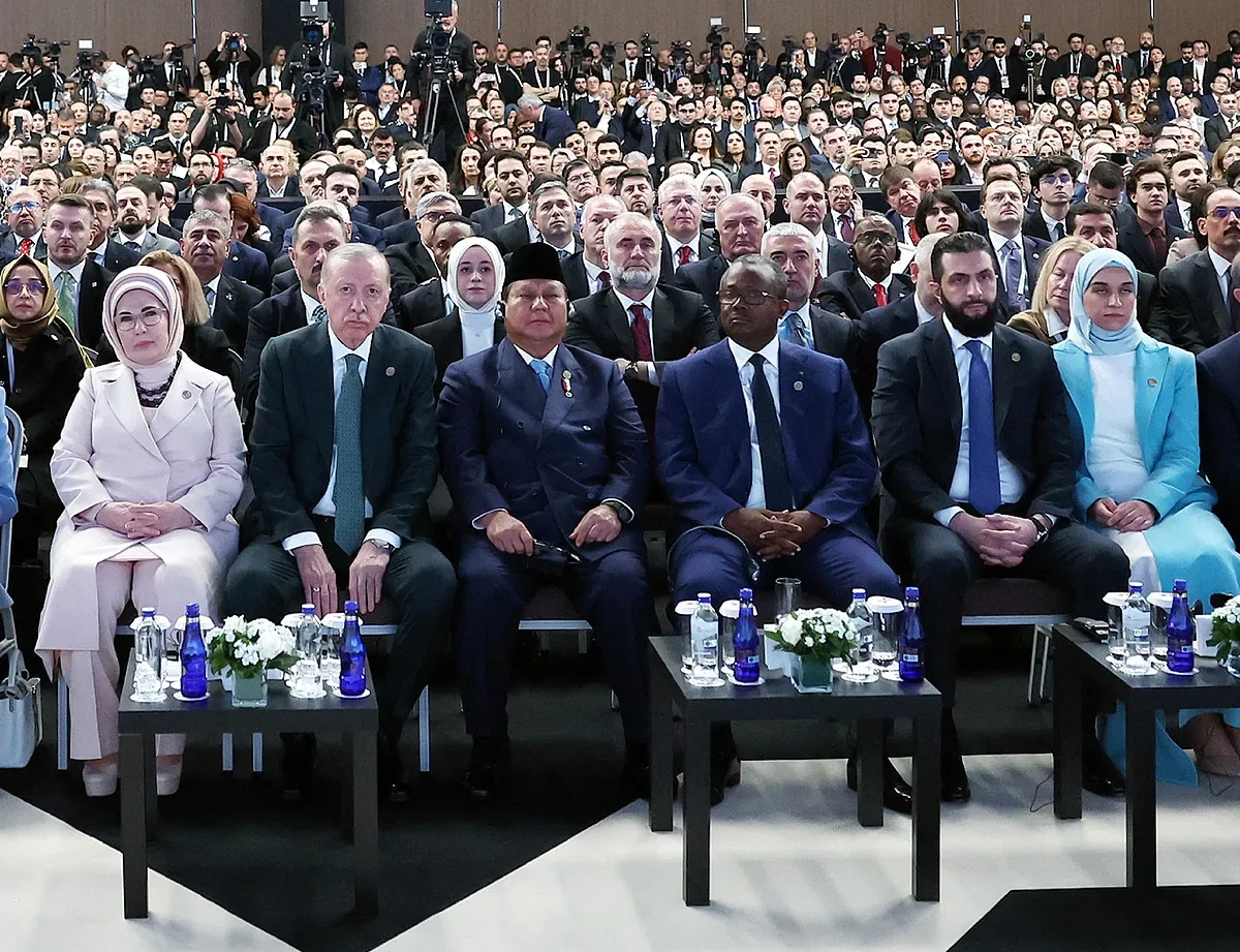 Un negocio familiar: el presidente Al Sharaa confía en sus allegados para dirigir Siria