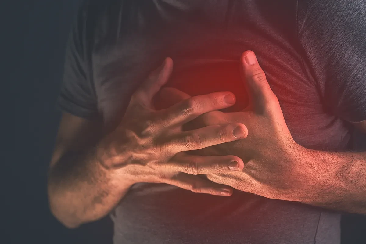 El sedentarismo te mata: el corazón paga el precio de la inactividad física en forma de infartos o ictus tras 12 años (a veces mucho antes)