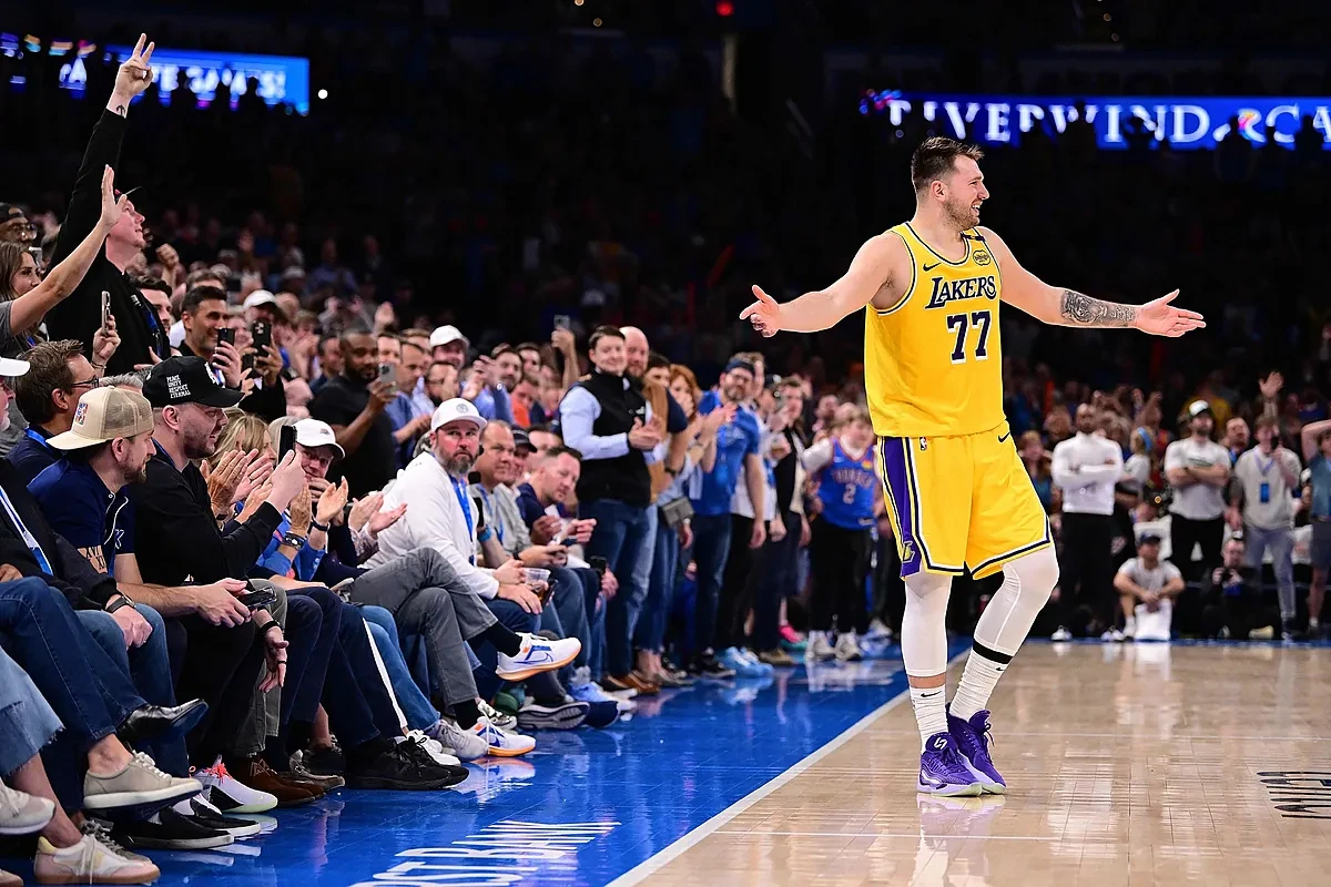 Porzingis tira de los Celtics, Doncic es expulsado y Giannis encadena triples dobles