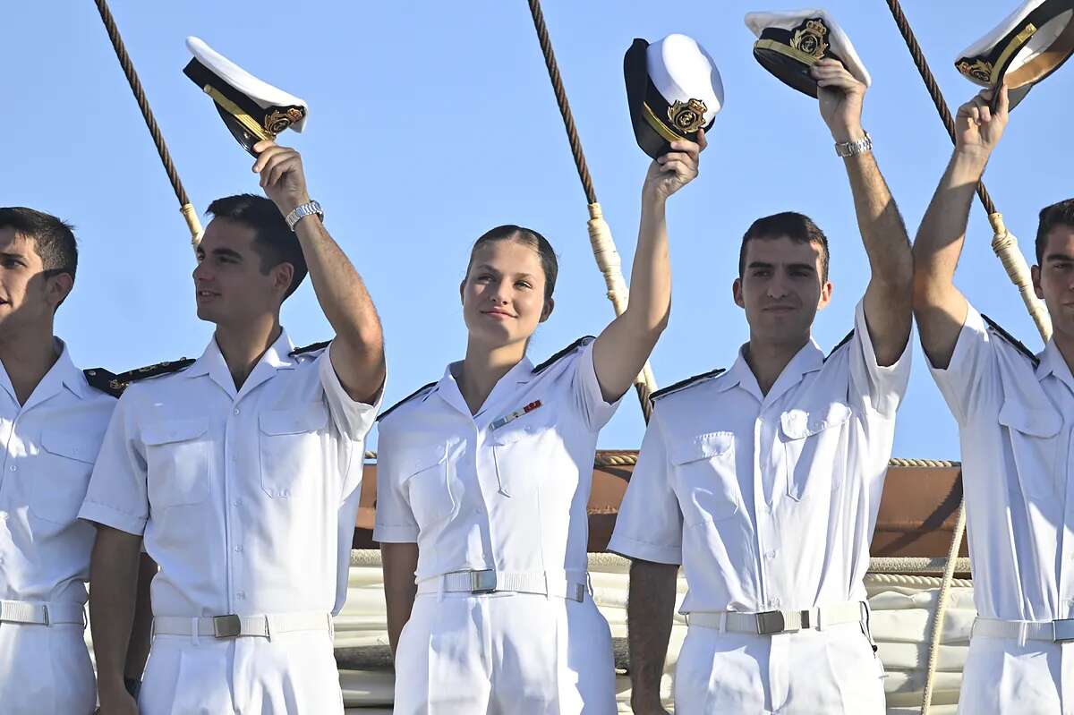 La Princesa de Asturias llega a Montevideo en la segunda escala internacional del crucero de instrucción Juan Sebastián Elcano