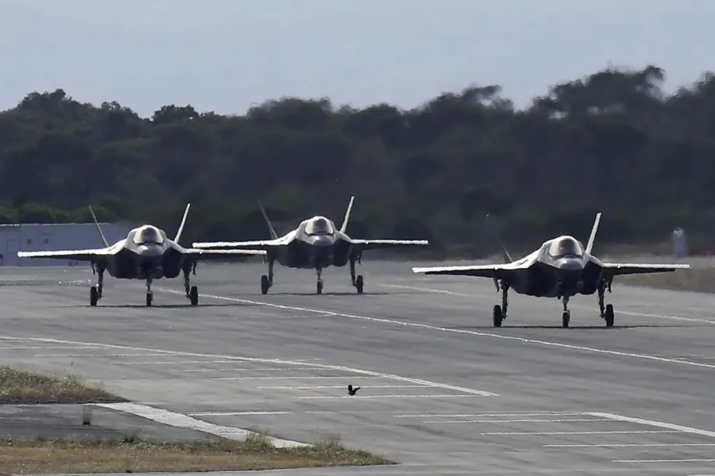 Riesgo de colapso del caza europeo al que España fía su futuro tras vetar el F35B de Estados Unidos
